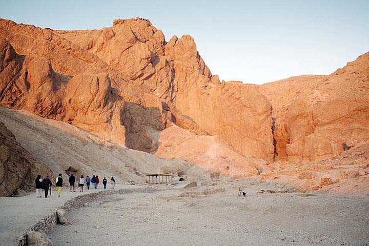 Tour to West Bank, Valley of the Queens,Temple of Karnak in Luxor
