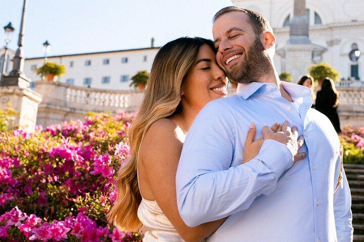 Rome: 1-Hour Private Photo Shoot for Family, Couples or Solo