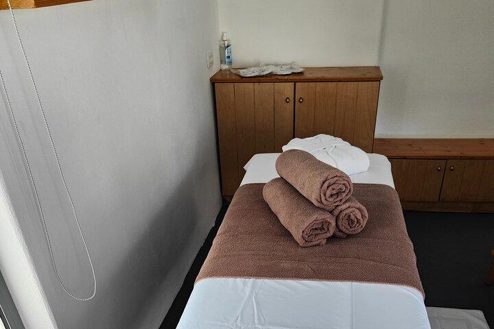 Akrotiri: 2-Hour Face & Body Spa Experience with Day Pool Access