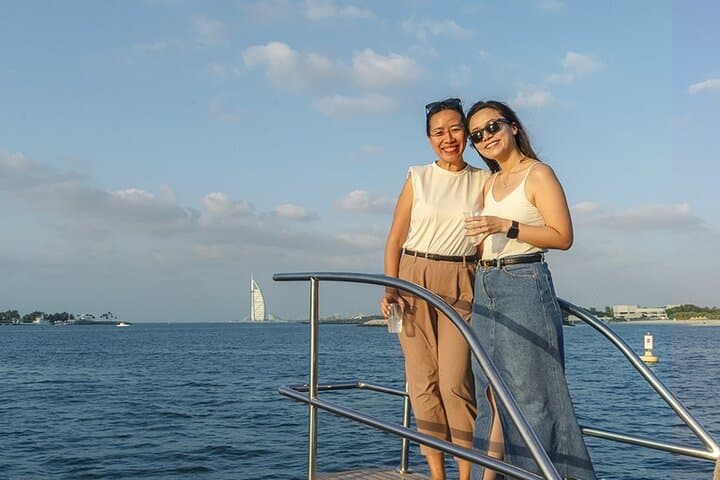 Dubai Marina 2 Hour Sunset Yacht Tour with Alcoholic Drinks