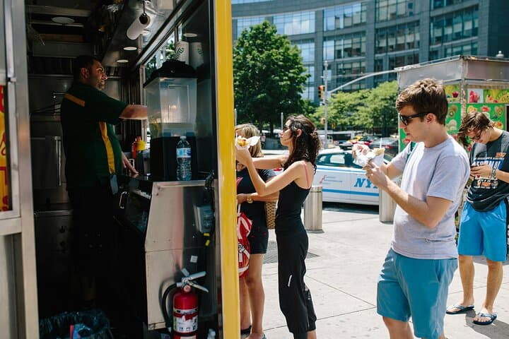 New York Private Food Tour with 6+ Tastings in Greenwich Village