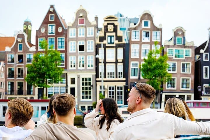 Amsterdam Canal Cruise with Local Guide and Small Group