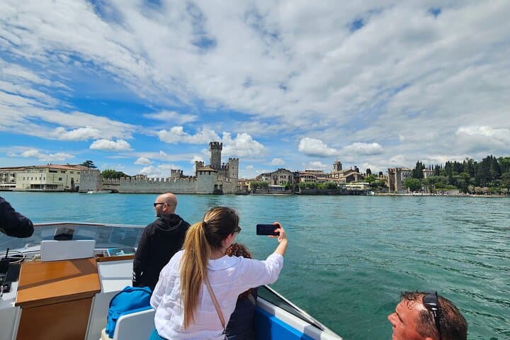 From Milan: Verona, Sirmione and Lake Garda Tour with Boat Cruise