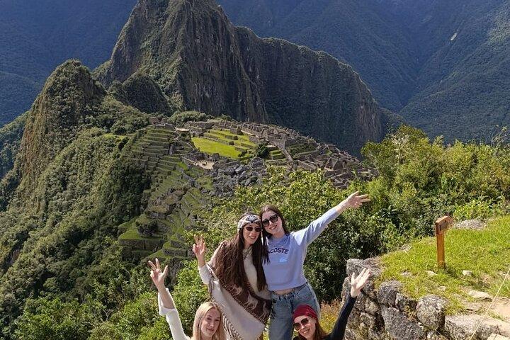 2-Day Sacred Valley & Machu Picchu Tour by Train from Cusco