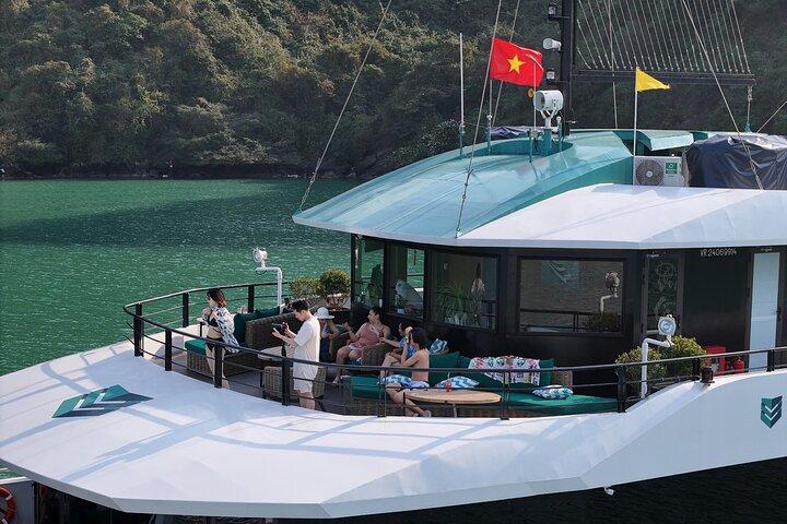 Catamaran Luxury Halong Bay and Lan Ha Bay by Expressway Hanoi