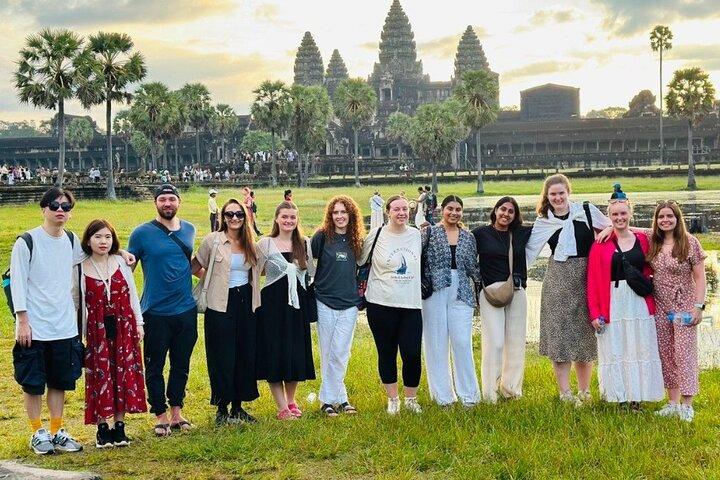 Full-Day Banteay Srei & 4 Temples Join-in Tour