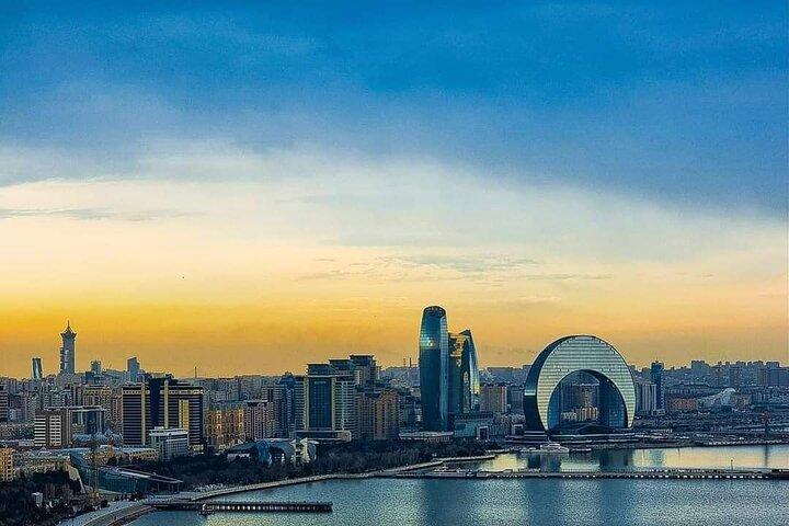 Baku City Sights Guided Night Walking Tour with Funicular