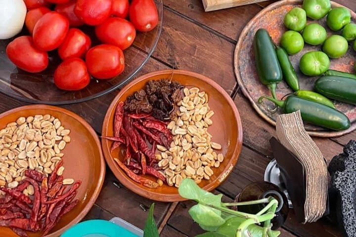 Learn to Cook Mexican Salsas