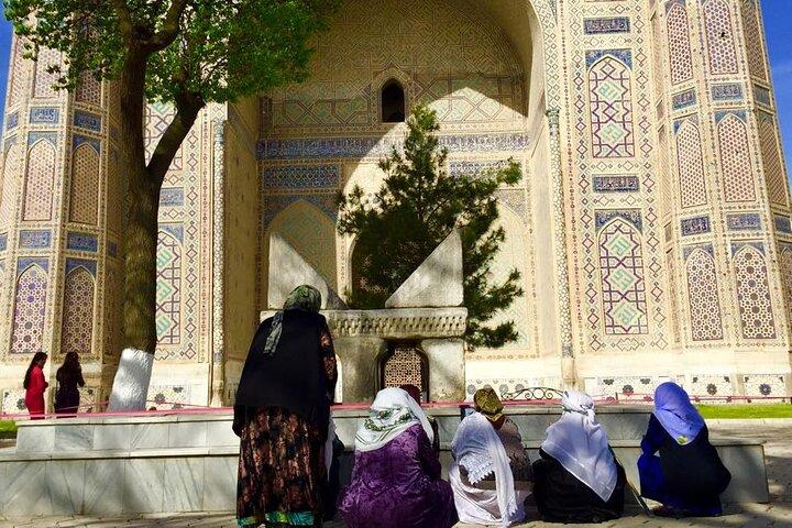 2 Days Bullet Train Tour from Tashkent in Samarkand and Bukhara