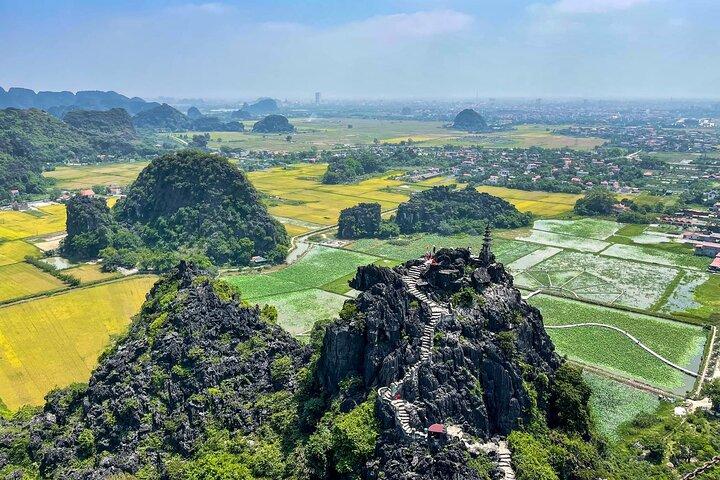 From Hanoi: Explore Hoa Lu, Trang An Grottoes & Mua Caves