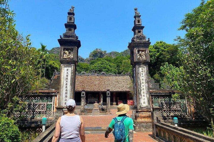 1-Day Private Tour to Ninh Binh: Tam Coc & Hoa Lu