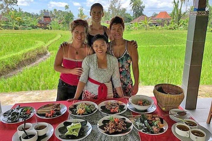 Bali Cooking Class and Ubud Sightseeing Tour