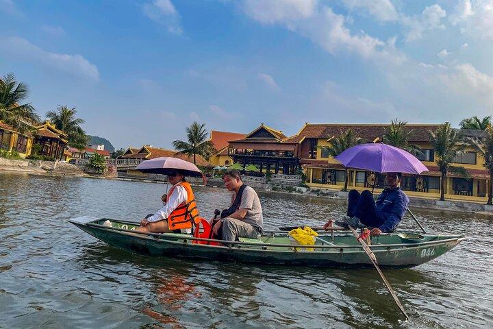 Hanoi: Small Group Tour to Incense Village & Ninh Binh, Boat Trip