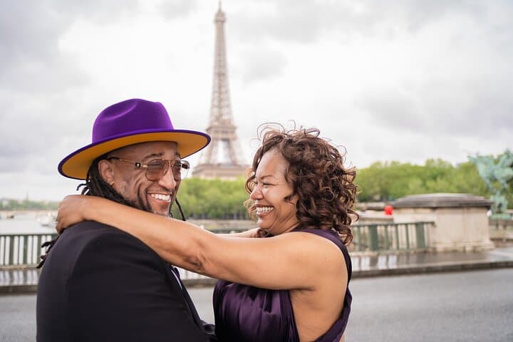 Paris: Professional Flying-Dress Photoshoot @jonadress