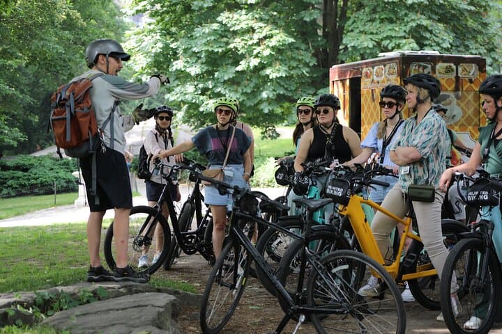 Central Park Bike Tour in Dutch or German