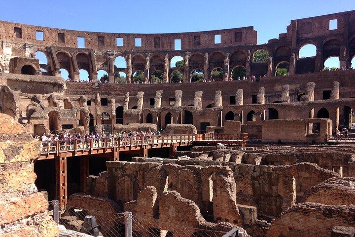 Rome: Colosseum Gladiator Arena Forum and Palatine Guided Tour