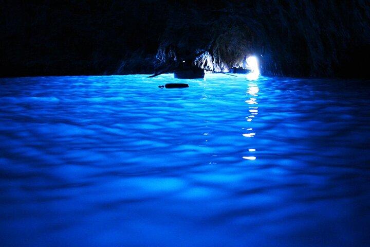 Private tour in a typical Capri boat