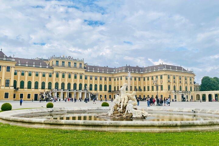 Guided Walking Tour of Schonbrunn Palace in Vienna