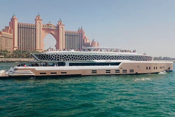 3-Hour Lotus Mega Yacht Dinner Experience in Dubai Marina