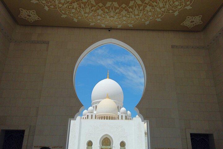 Full Day Shared Tour to Abu Dhabi City