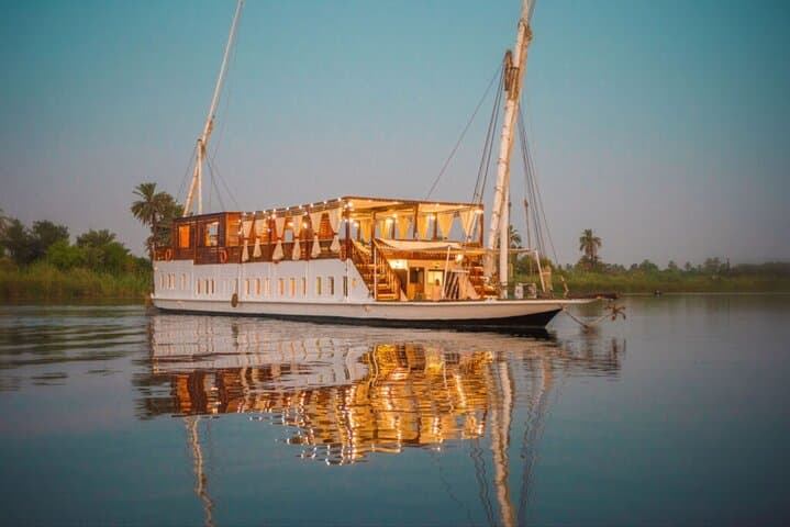 4-Night Luxurious Dahabiya Nile Cruise from Luxor to Aswan