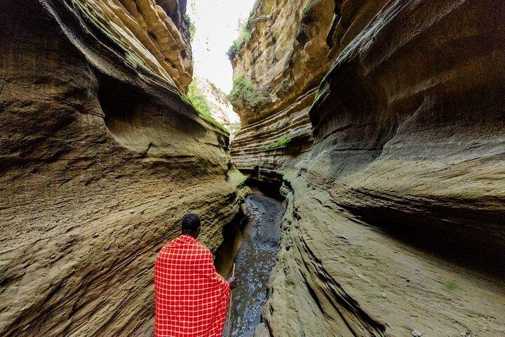 Day Tour to Hell’s Gate National Park And Lake Naivasha