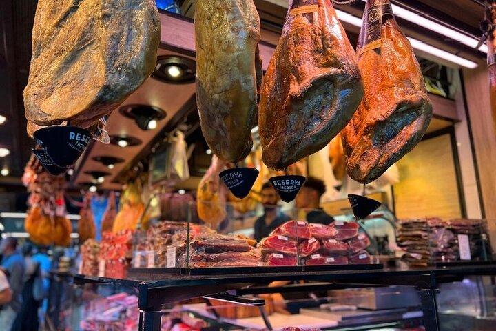 Barcelona´s Lunch or Dinner Tapas Tour: Food, drinks, happiness!