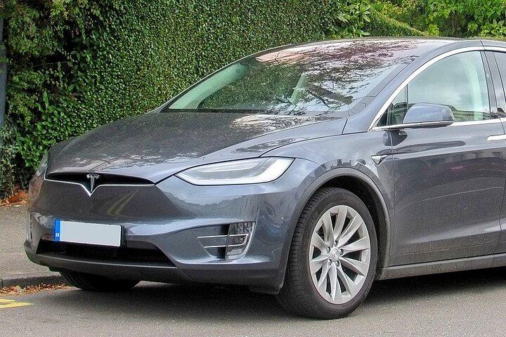 Arrival Private Transfer from Las Vegas Airport to Las Vegas by electric vehicle