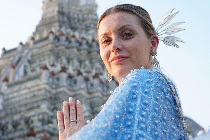 Private Thai Costume Rental & Hairstyling at Wat Arun