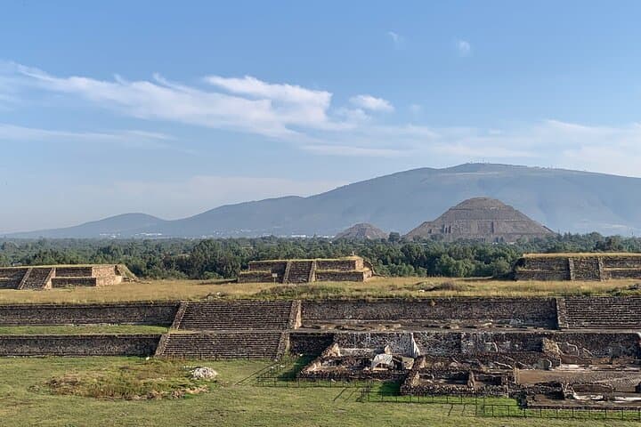 Private Tour with Archaeologist and VR Experience at Teotihuacan