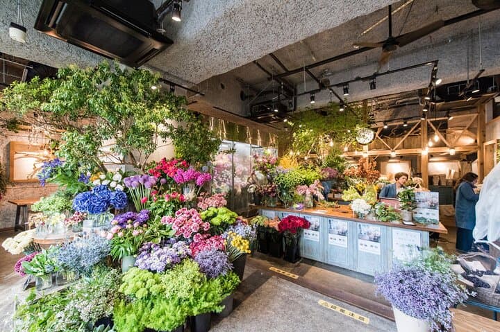 Japanese Fan Painting Workshop ~ in a Tokyo Flower Shop