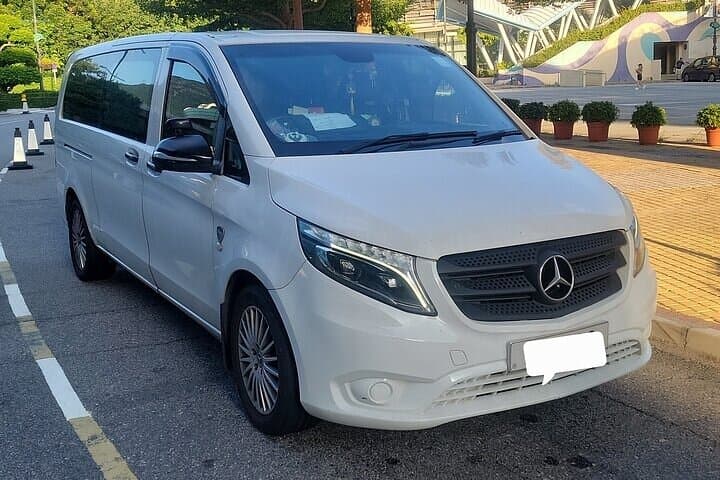 A Premium Airport Transfer Service Hong Kong with Mercedes Benz