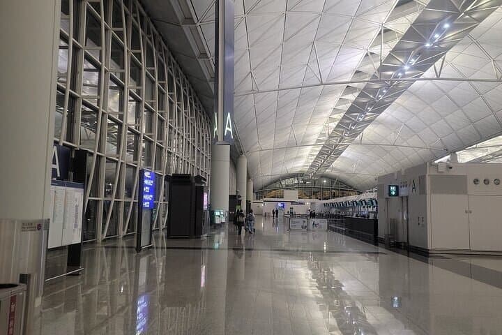 A Premium Airport Transfer Service Hong Kong with Mercedes Benz