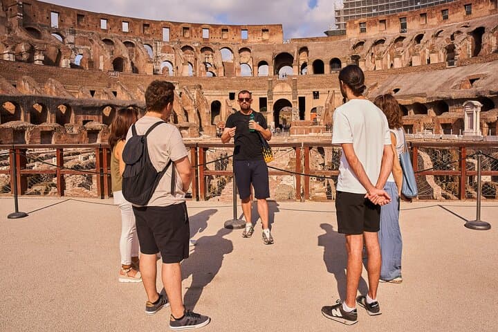VIP Colosseum, Palatine Hill and Roman Forum Guided Tour