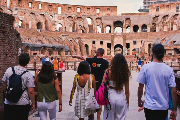 VIP Colosseum, Palatine Hill and Roman Forum Guided Tour