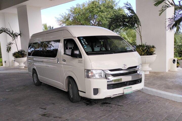 Private Transfer from Cancun Airport to Cancun Hotels 1-7 People