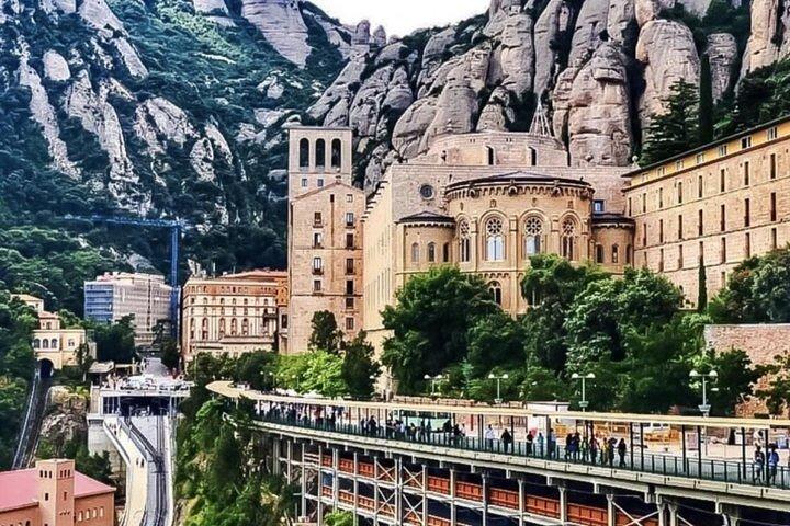 Montserrat Early Morning Skip-the-Hussle Half Day from Barcelona