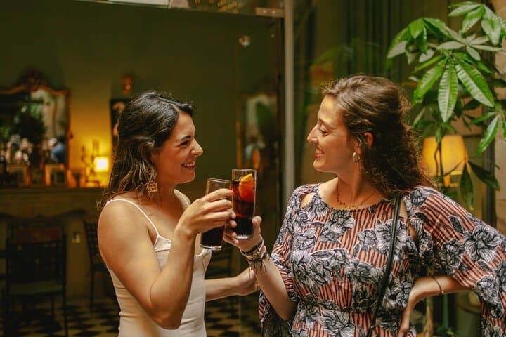 Private Barcelona Nightlife & Hidden History Tour with Drinks