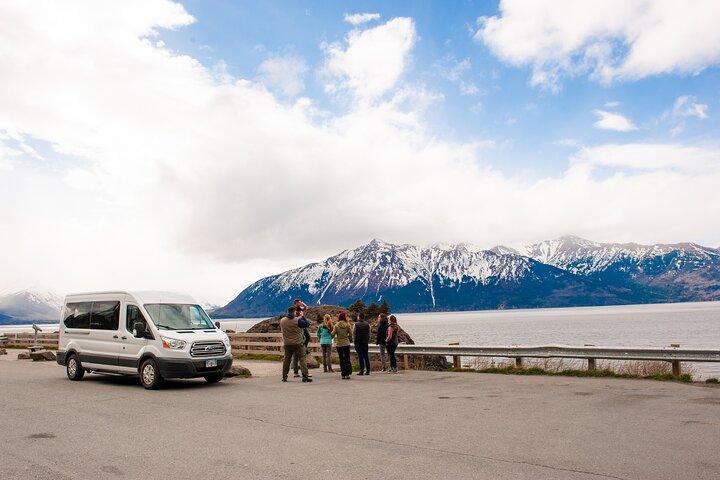 Scenic Tour to Wildlife Center from Anchorage