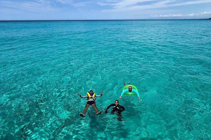 Santo Domingo must do; Los 3 Ojos, Boca Chica beach & more