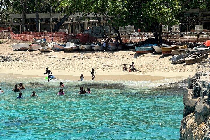 Santo Domingo must do; Los 3 Ojos, Boca Chica beach & more