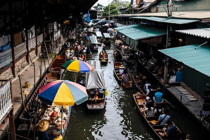 Private Tour to Maeklong Train Market and Floating Market