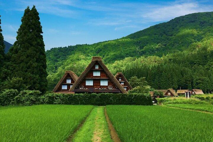 Shirakawago & Hida Takayama One Day Bus Tour from Nagoya