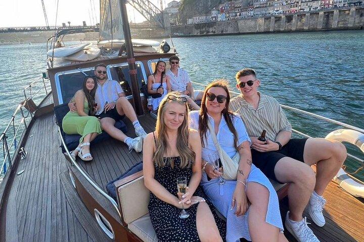 Porto: Tour on the Douro River in a Classic Boat