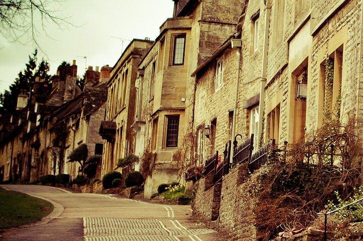 Southampton to London via Cotswold Villages, Oxford & Pub Lunch