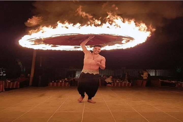 Dubai Premium Red Dunes Safari, Camels & 5* BBQ at Al Royal camp