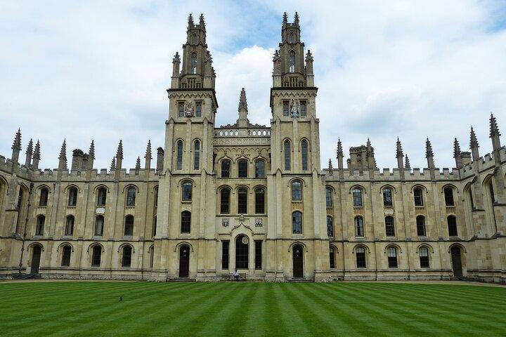 Private Tour of Royal Windsor Oxford and Cotswold with Ticket