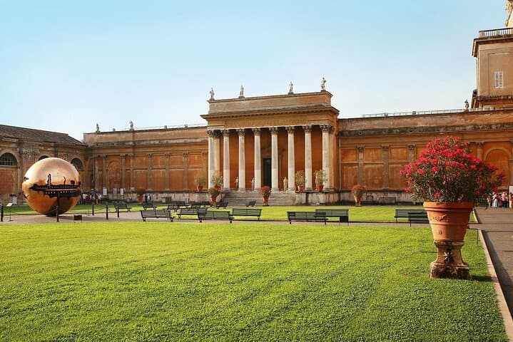 Exclusive Sunday Tour of the Vatican Museums & Sistine Chapel