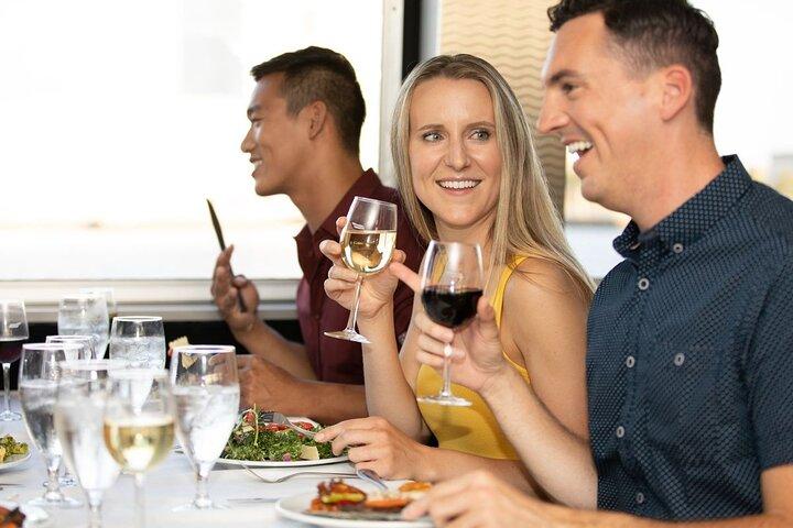 City Cruises Philadelphia: Brunch Cruise on the Delaware River