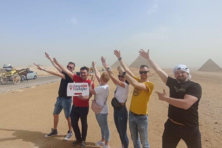 Private Day Tour to Giza Pyramids, Egyptian Museum and Bazaar